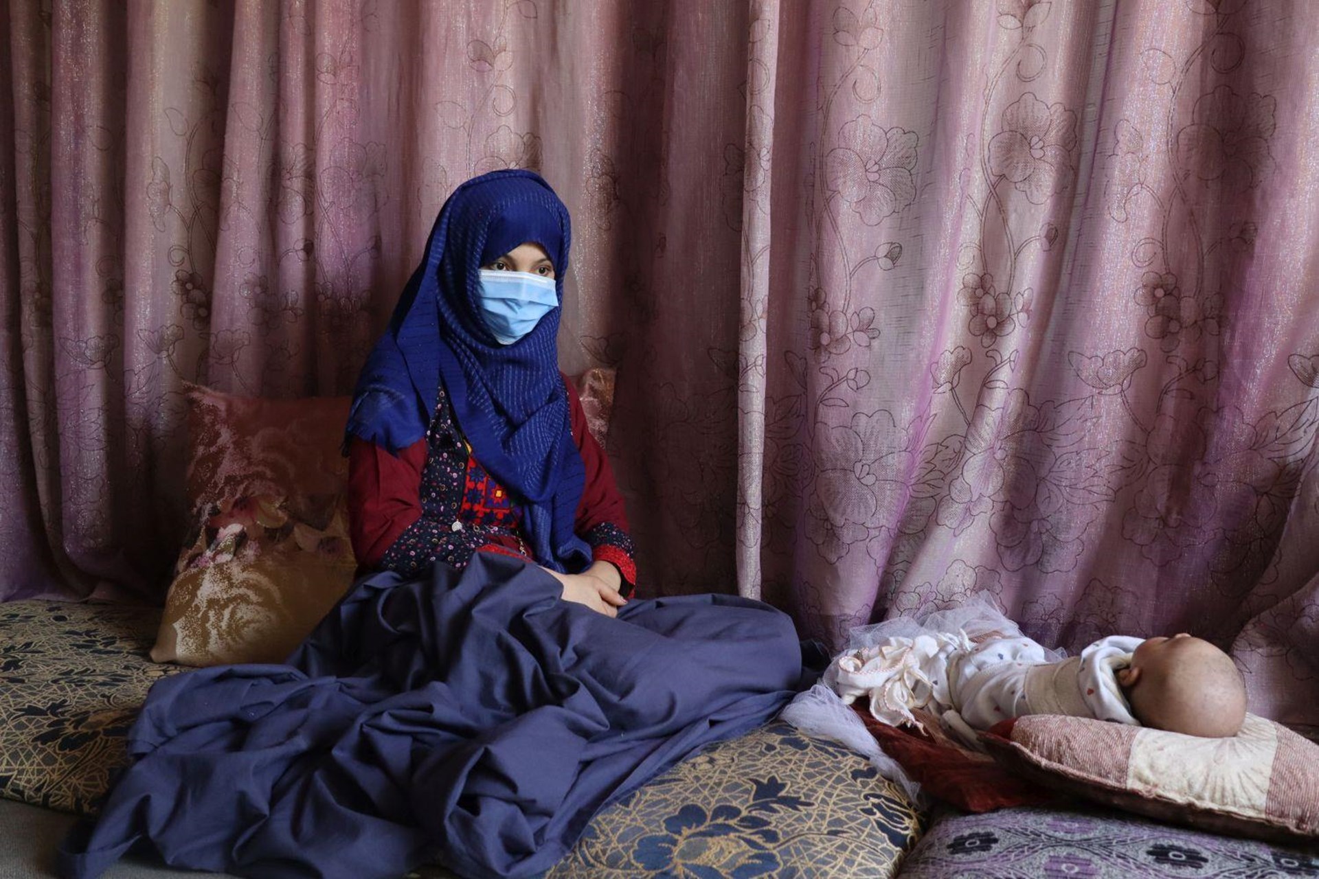 Mutter mit Kind in Kabul